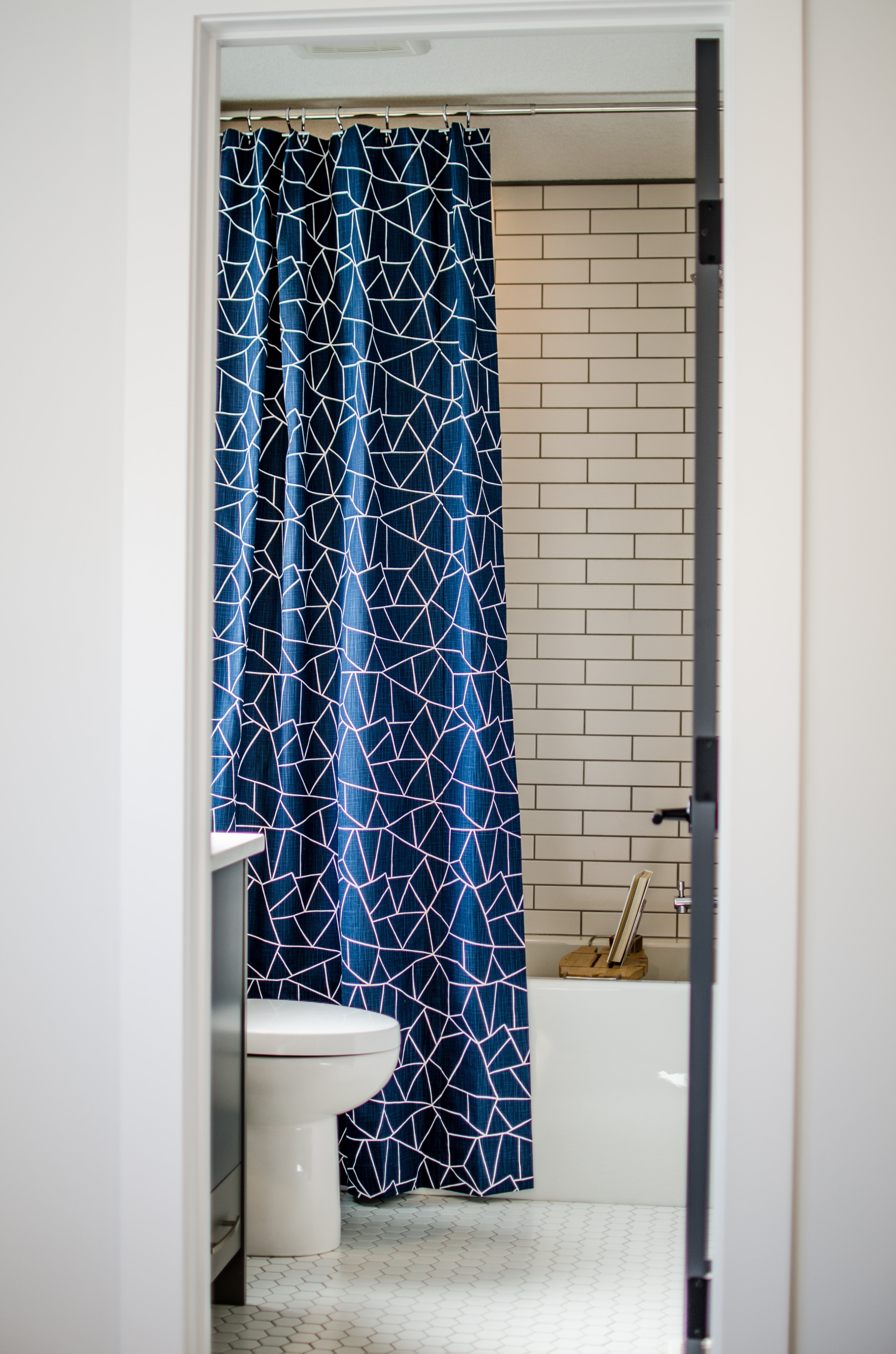 Geo Mod Floor To Ceiling Shower Curtain, How Wide Should A Shower Curtain Be Off The Floor